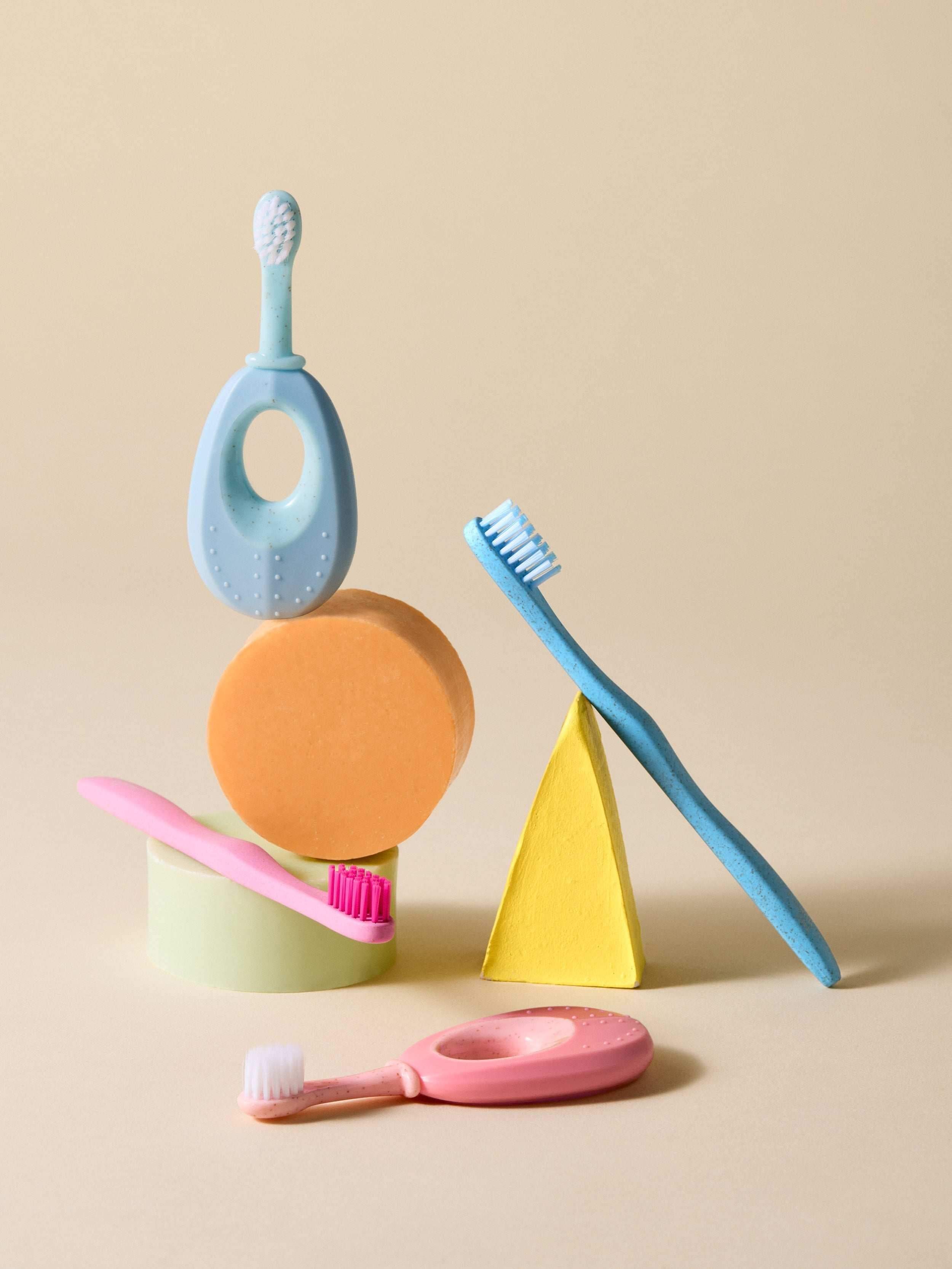 Brosse à dents pour bébés Humble Brush à base de plantes - Bleu - The Humble Co. - Brosse à dents pour bébé Maroc -www.babyboss.ma