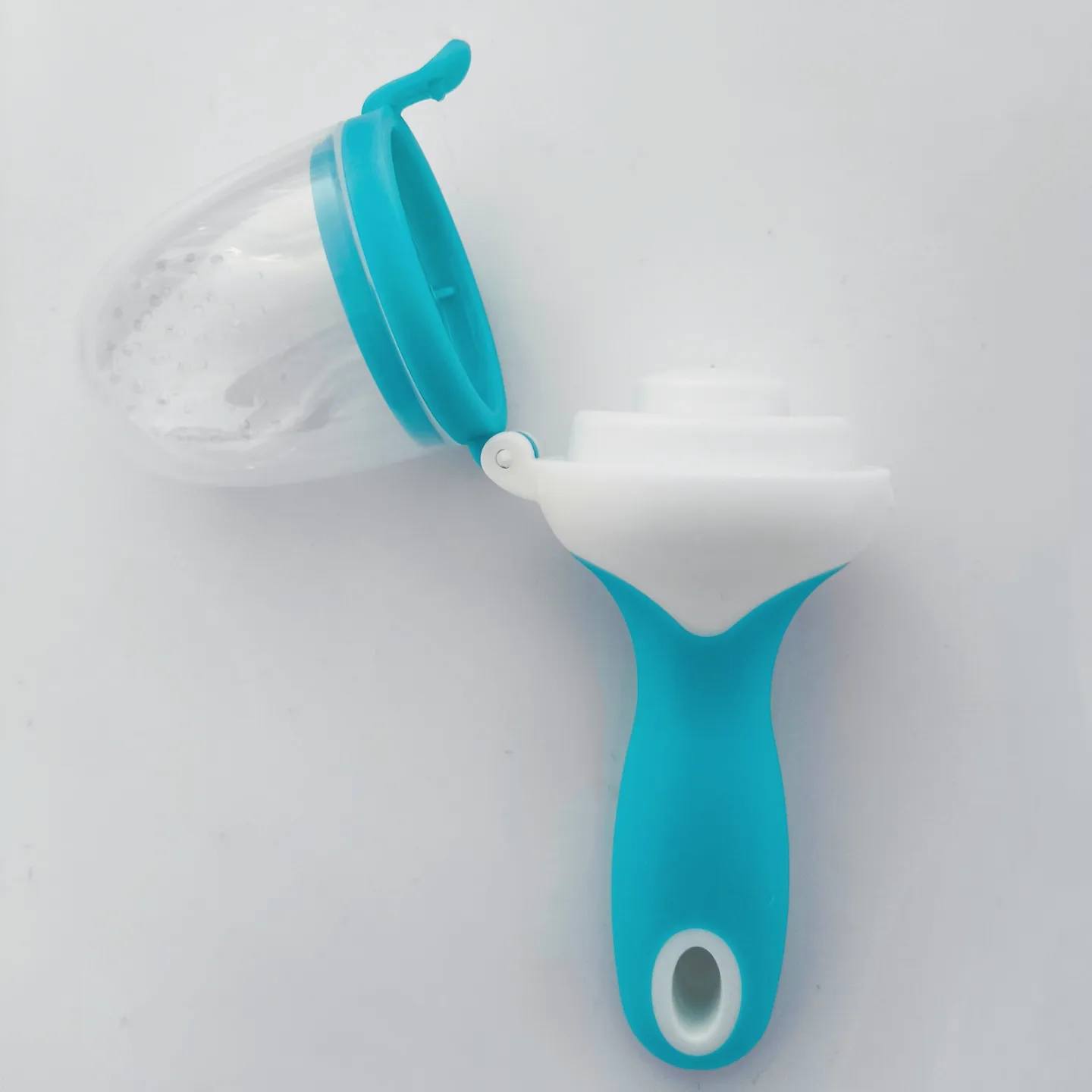 BPA-free silicone food nibblers