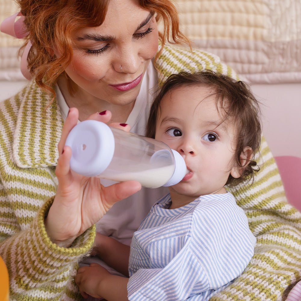 Biberon en Verre 240ml avec Tétine en Silicone Débit Moyen - Baby Blue - Bibs - Baby Bottle pour bébé Maroc -www.babyboss.ma