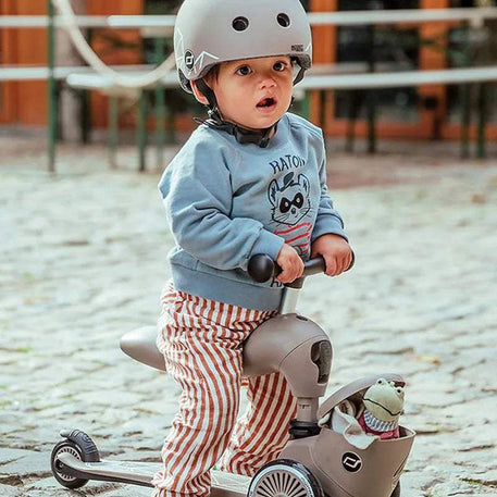 Scoot And Ride Trottinette 2en1 Highwaykick 1 Lifestyle - Brown Lines - Scoot And Ride - Trottinettes Evolutives pour bébé Maroc -www.babyboss.ma