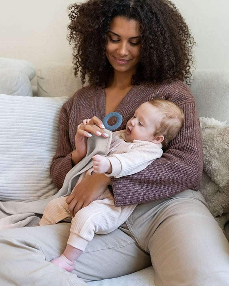 tablier_dallaitement_momn_play_doomoo_-_beige-48961389822263-bebe-babyboss.ma-maroc - Babyboss.ma -bebe-maroc