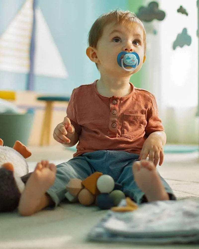 Avent Lot de 2 Sucettes Orthodontiques Ultra Air Happy 6-18m Garçon - Philips Avent - Sucettes pour bébé Maroc -www.babyboss.ma