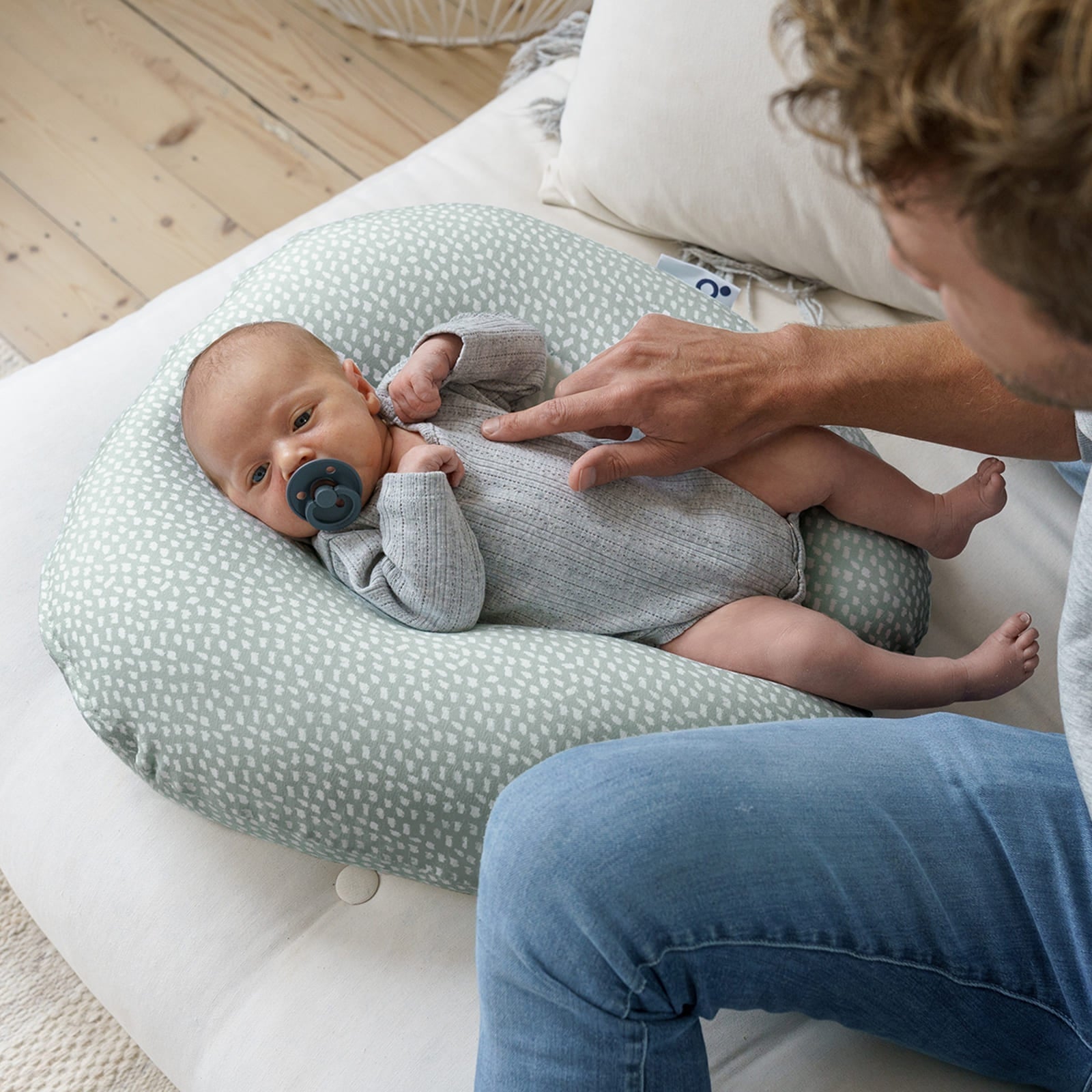 Coussin d'allaitement & maternité SOFTY Doomoo Leaves Green