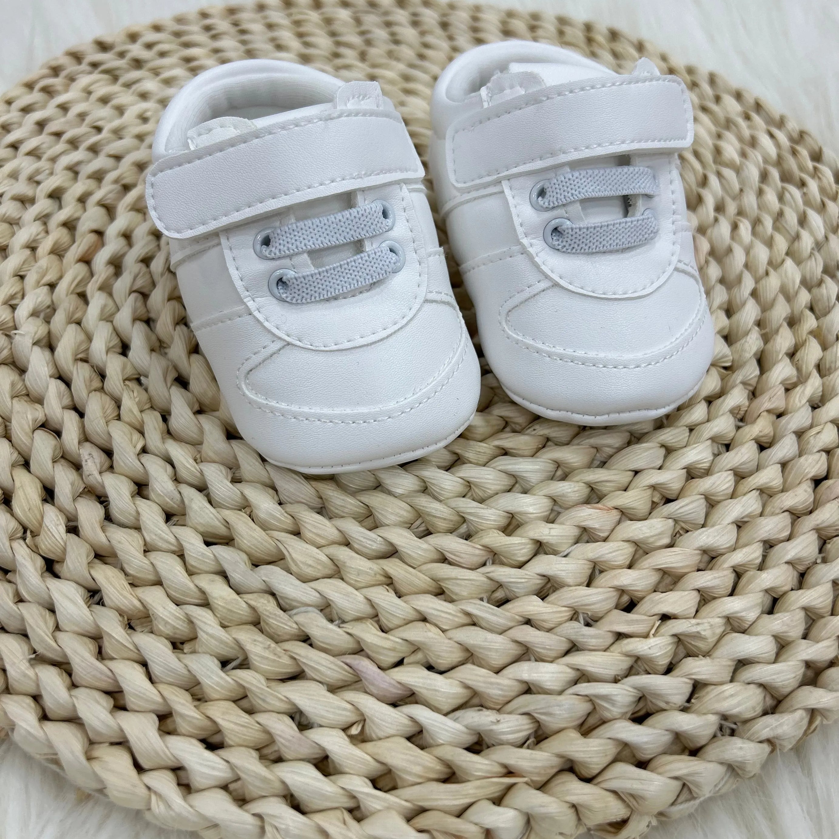 Freesure baby shoes WHITE