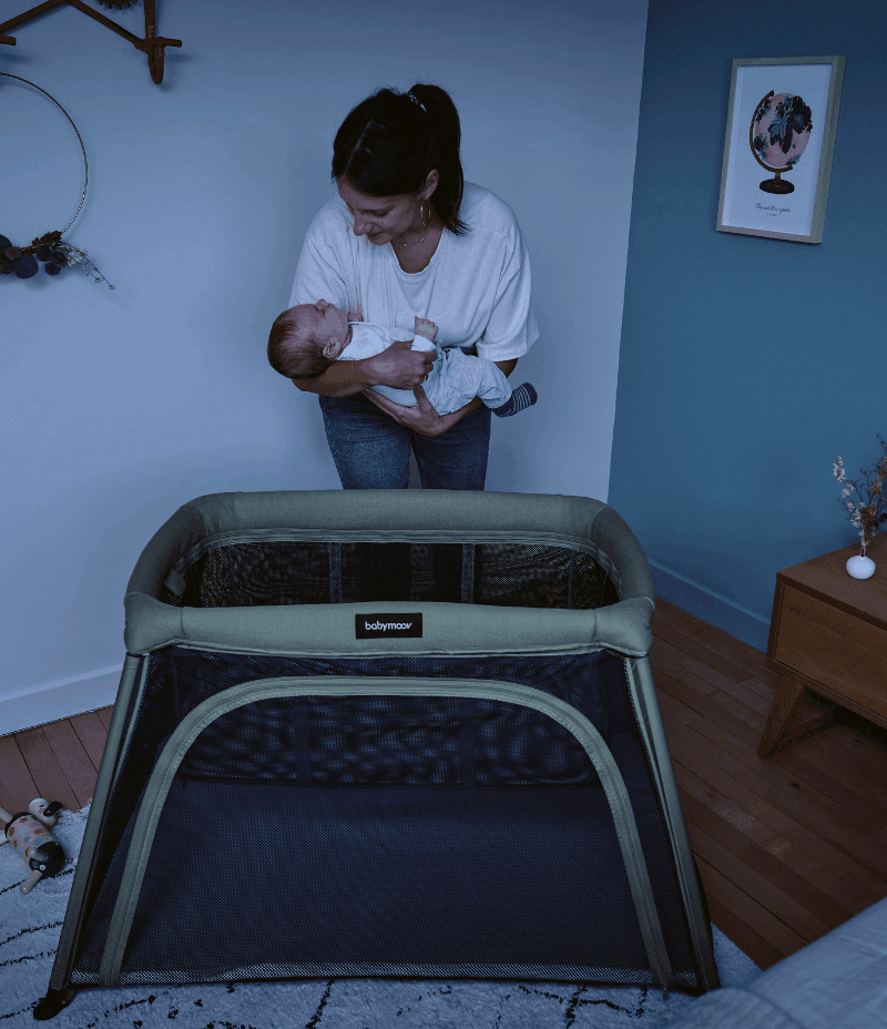 Lit parapluie avec berceau - Moov & Comfy - Babymoov - Babymoov - SORTIE pour bébé Maroc -www.babyboss.ma