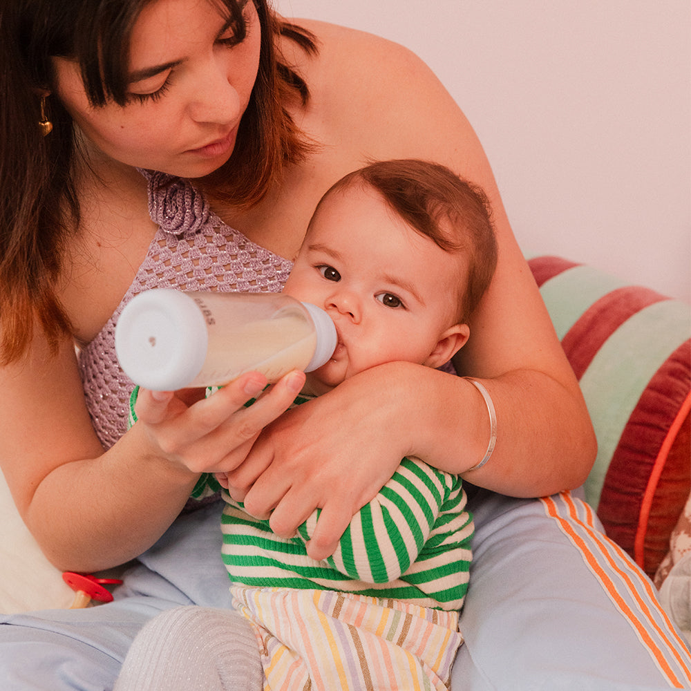 biberon_en_verre_240ml_avec_ttine_en_latex_dbit_moyen_-_blush-51287195877687-bebe-babyboss.ma-maroc - Babyboss.ma -bebe-maroc