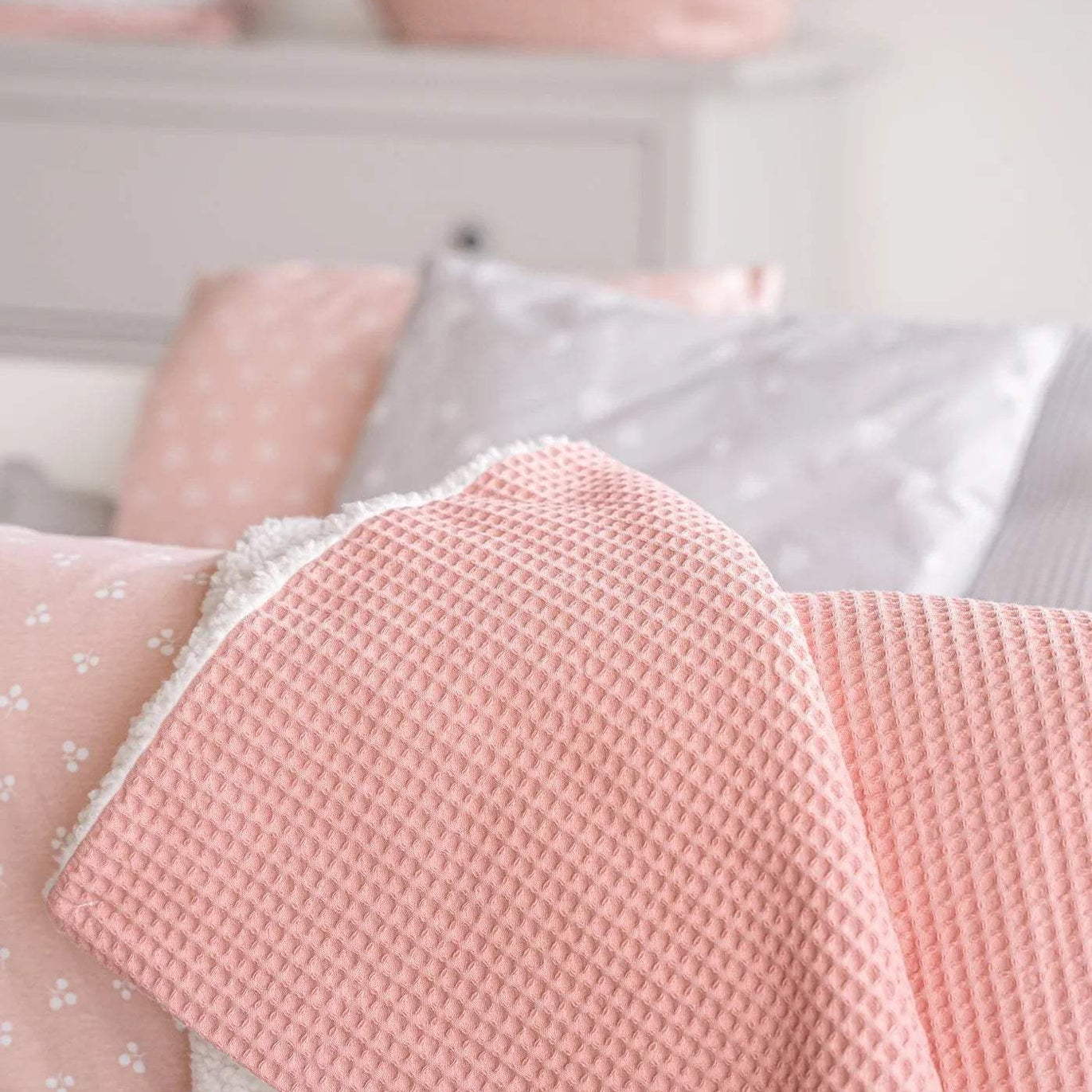 Couverture carre junior 80 x 110 rose - Interbaby - pour bébé Maroc -www.babyboss.ma