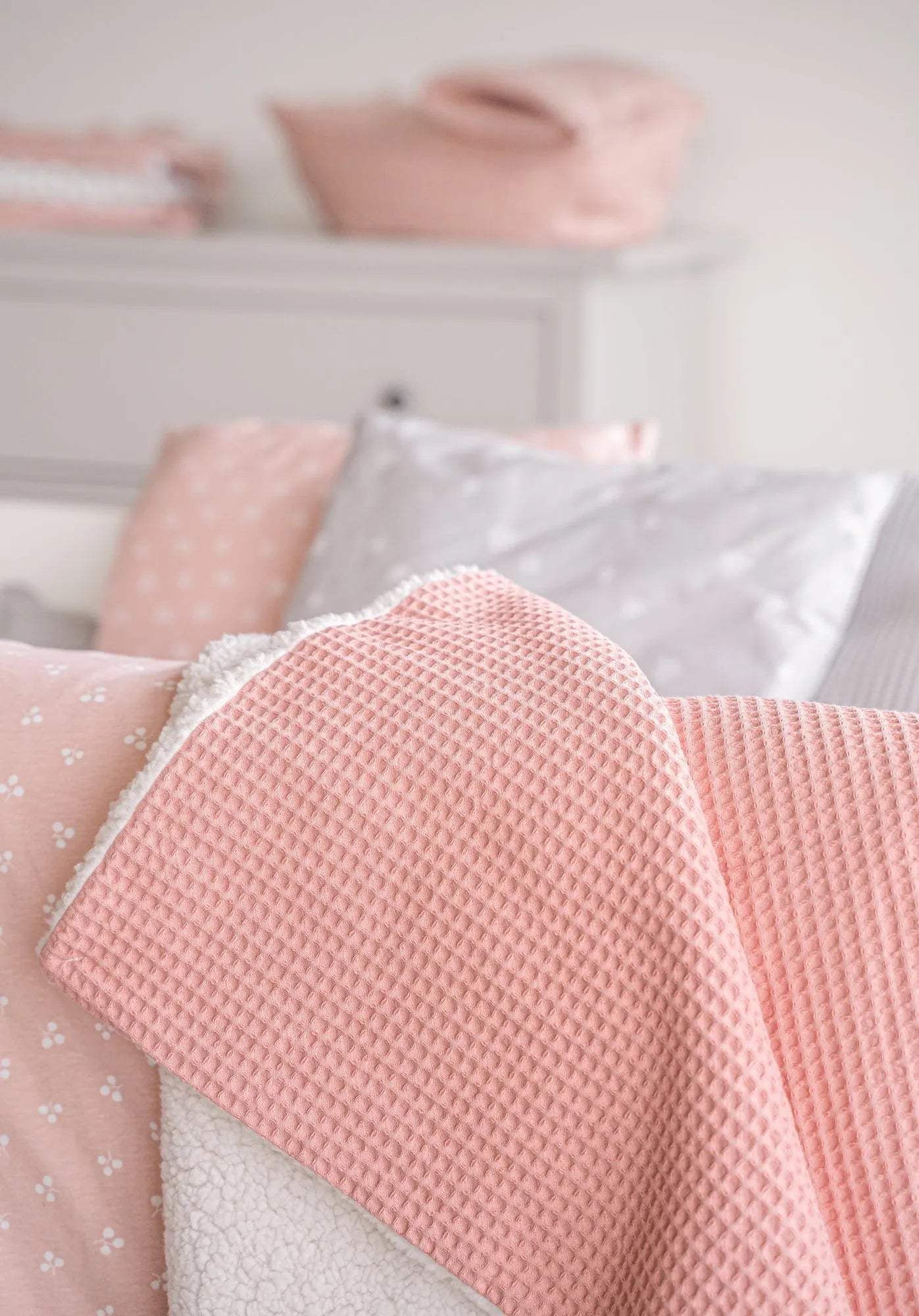 Couverture carre junior 80 x 110 rose - Interbaby - pour bébé Maroc -www.babyboss.ma