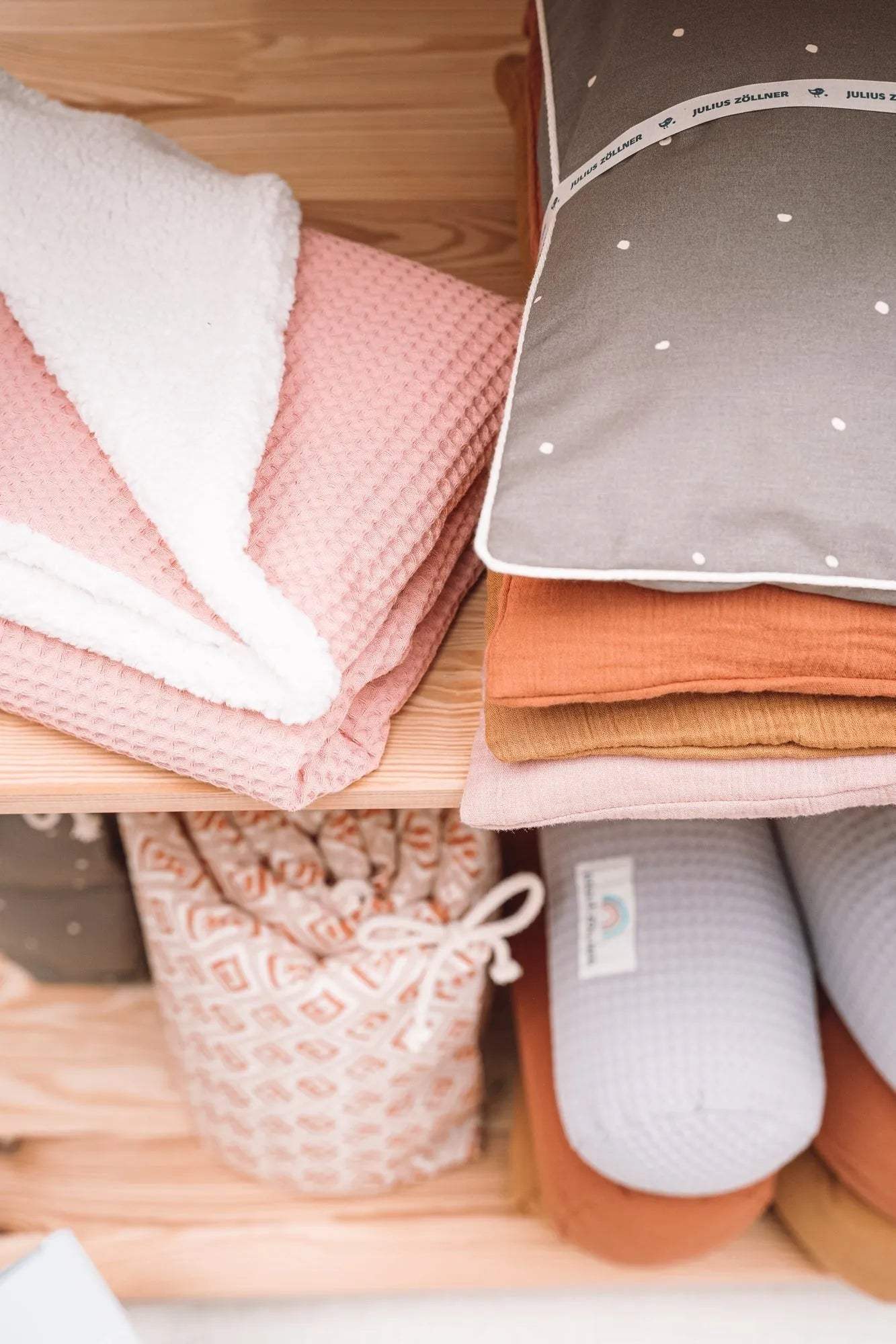 Couverture carre junior 80 x 110 rose - Interbaby - pour bébé Maroc -www.babyboss.ma