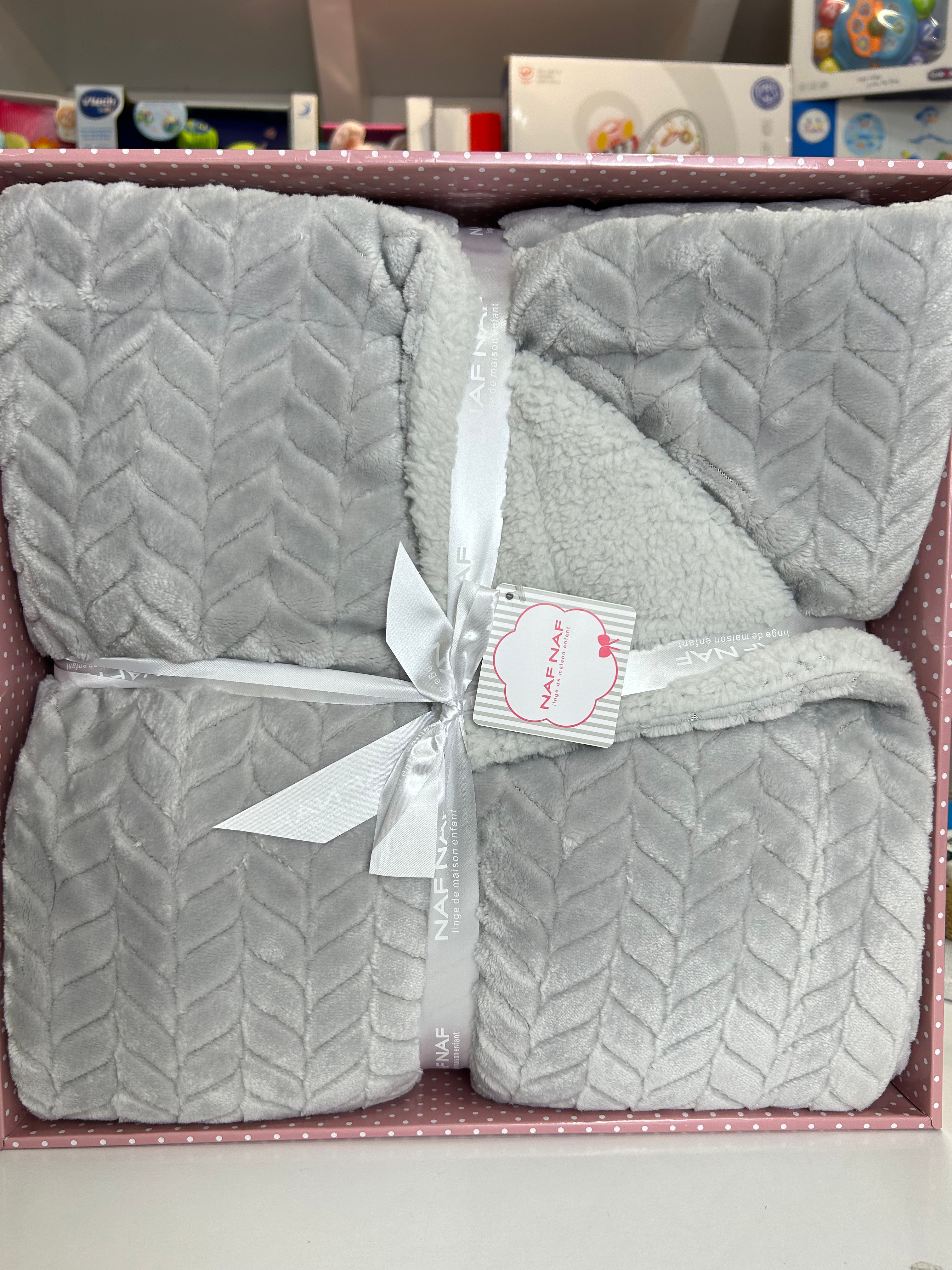 couverture-naf-naf-110140-babyboss-ma-naf-naf-pour-bebe-maroc - Babyboss.ma -bebe-maroc