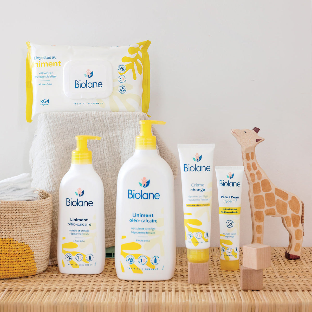 Gamme change Biolane : lingettes, liniment oléo-calcaire, crème change et pâte à l'eau