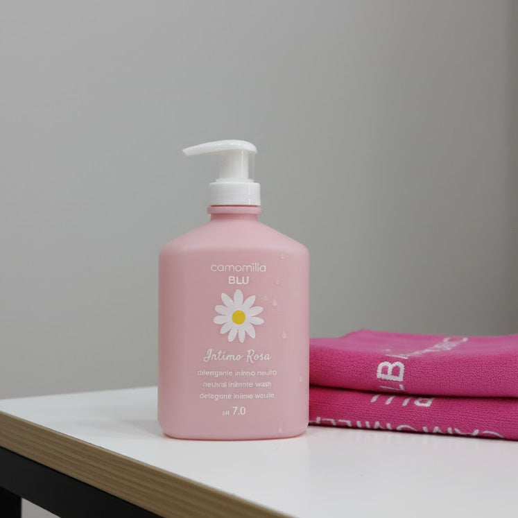 Camomilla Blu Gel Intimorosa Nettoyant Intime Ph 8.5 300ml avec une serviette offert - Camomilla - pour bébé Maroc -www.babyboss.ma