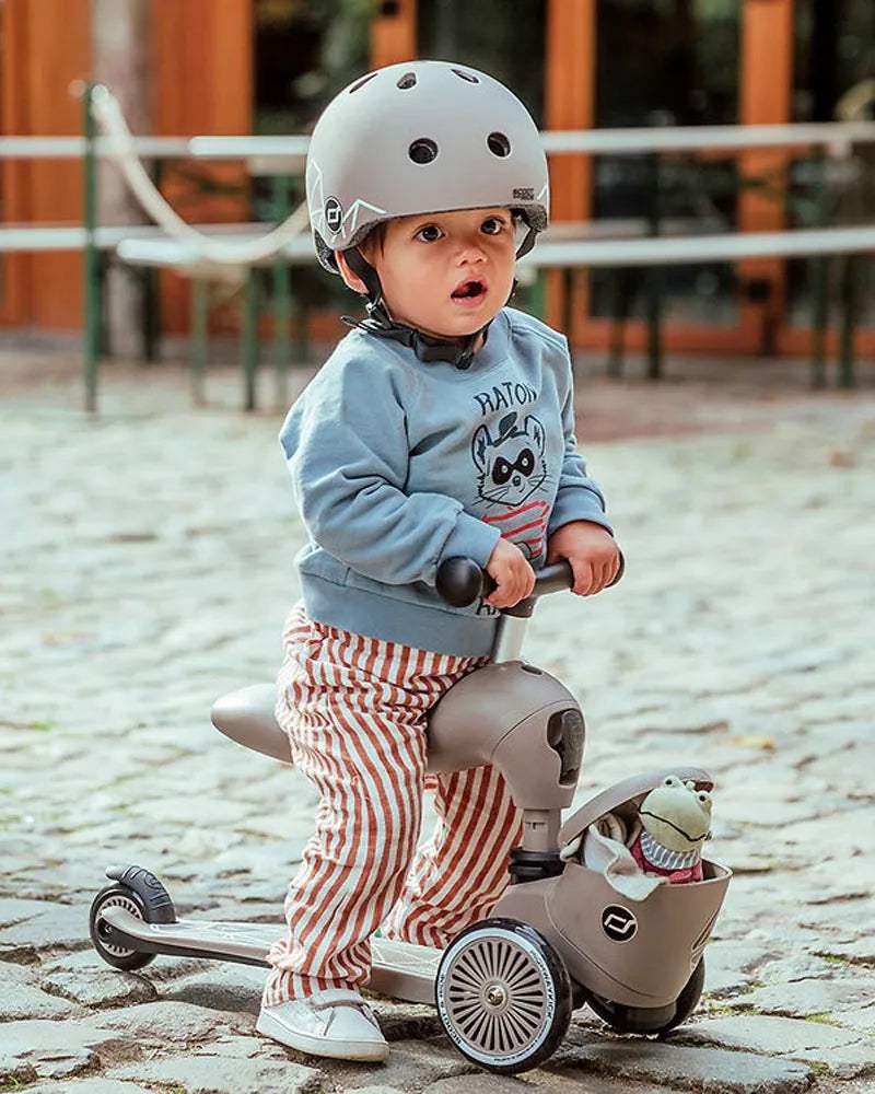 Scoot And Ride Trottinette 2en1 Highwaykick 1 Lifestyle - Brown Lines - Scoot And Ride - Trottinettes Evolutives pour bébé Maroc -www.babyboss.ma