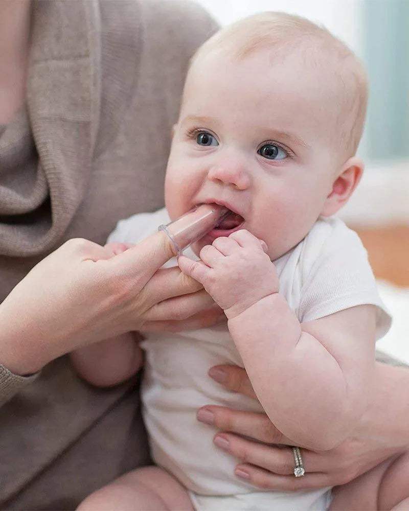 Dr. Brown's Brosse à dents en silicone avec étui 3M+ - Dr. Brown's - Hygiène et Soin pour bébé Maroc -www.babyboss.ma