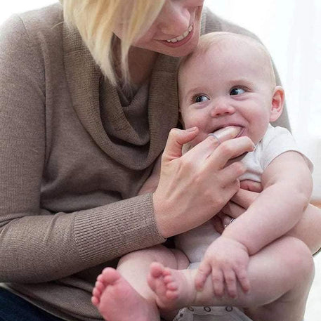 Dr. Brown's Brosse à dents en silicone avec étui 3M+ - Dr. Brown's - Hygiène et Soin pour bébé Maroc -www.babyboss.ma